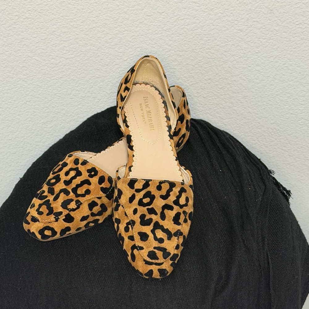 Isaac Mizrahi Leopard Print Flats